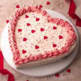 Heart shape Special Cake 2 Pounds C-02